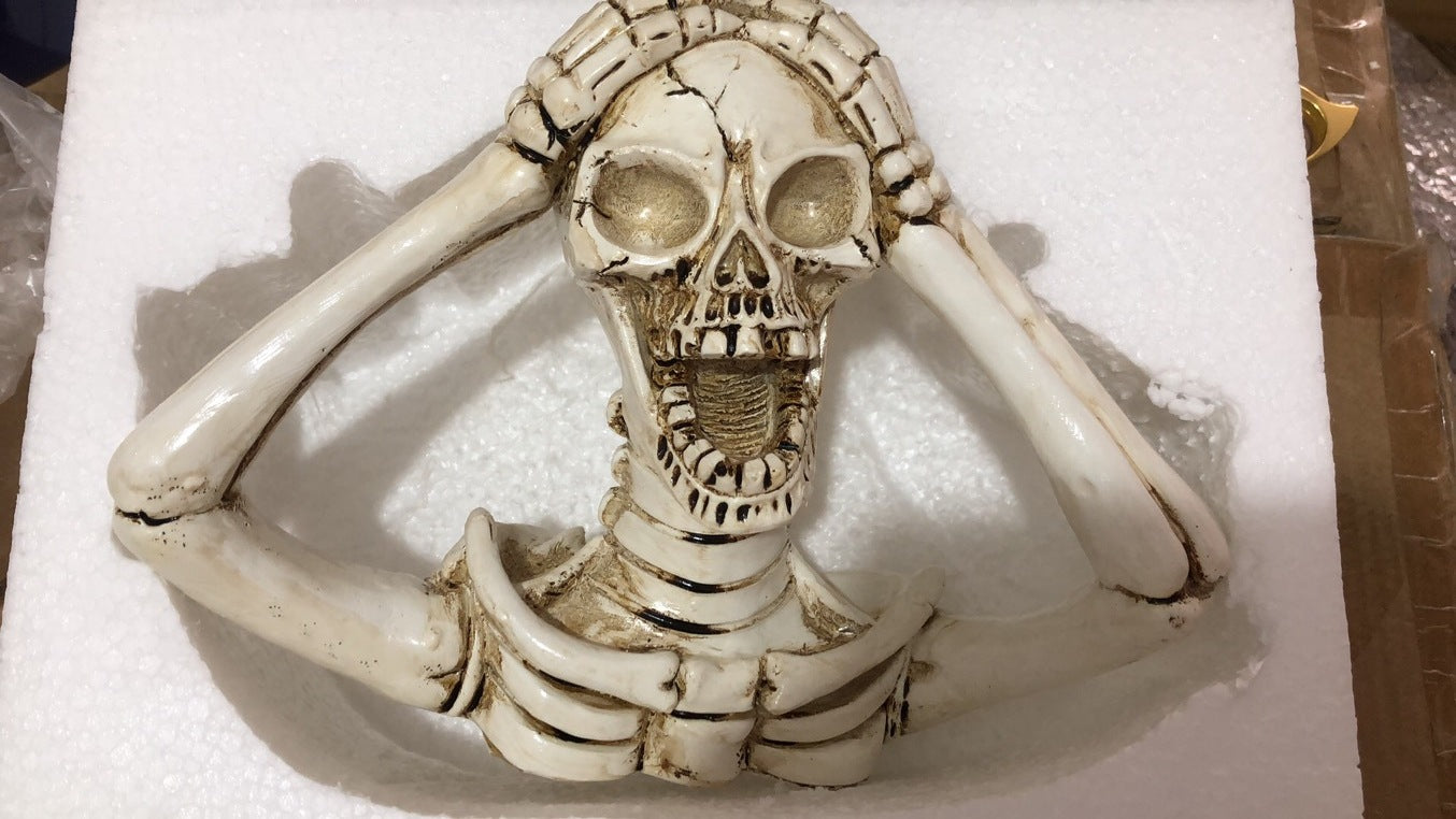 Personality Screaming Skull Statue Pendant Garden Halloween Decoration